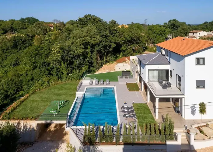 Villa Fabris By Briskva