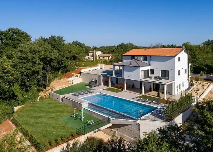 Villa Fabris By Briskva Kringa